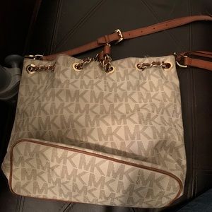 Michael kors monogram bag white and grey